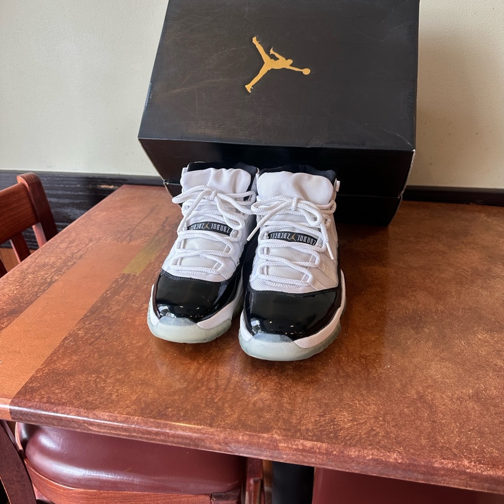 Men’s AJ11 1996 jordan retro DMP Black and White Sneakers with the box